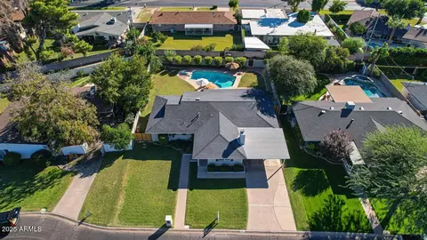 View/Area - 805 W Northview Ave, Phoenix, AZ 85021 photo 1 of 5