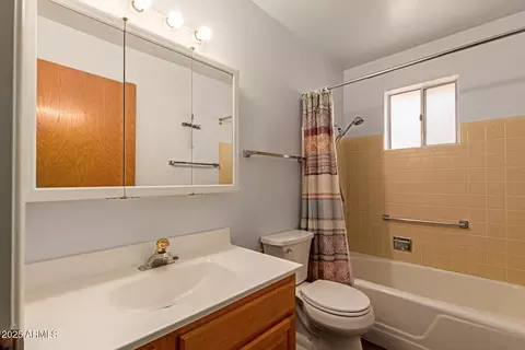 Bath - 5251 E Adobe Rd, Mesa, AZ 85205 photo 2 of 2