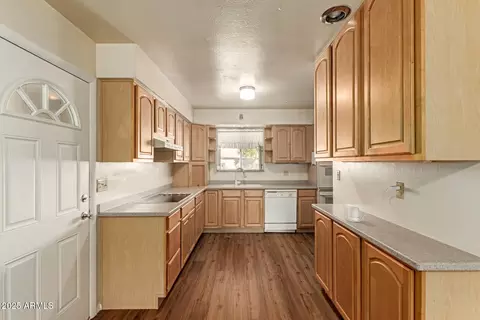 Kitchen - 5251 E Adobe Rd, Mesa, AZ 85205 photo 3 of 4