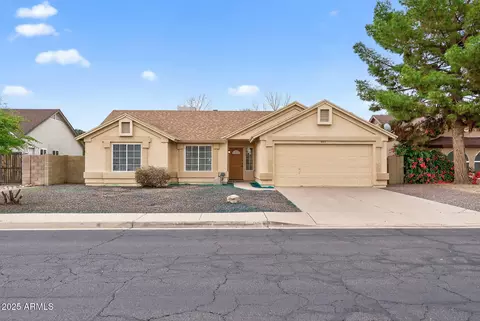 907 N Falcon Dr, Gilbert, AZ 85234
