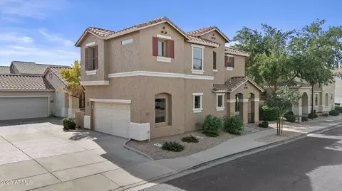 Exterior - 961 E Redondo Dr, Gilbert, AZ 85296 photo 2 of 3
