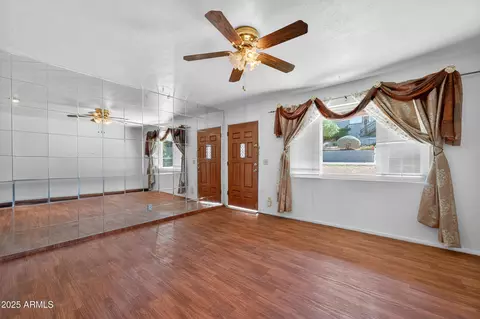 Living - 1114 E Orchid Ln, Phoenix, AZ 85020 photo 2 of 2