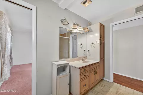 Bath - 1114 E Orchid Ln, Phoenix, AZ 85020 photo 4 of 4