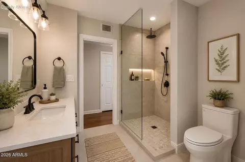 Bath - 1114 E Orchid Ln, Phoenix, AZ 85020 photo 4 of 4