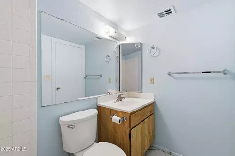 Bath - 774 Eugie Ave, Phoenix, AZ 85022 photo 2 of 3
