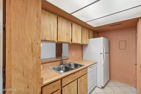 Kitchen - 774 Eugie Ave, Phoenix, AZ 85022 photo 3 of 6