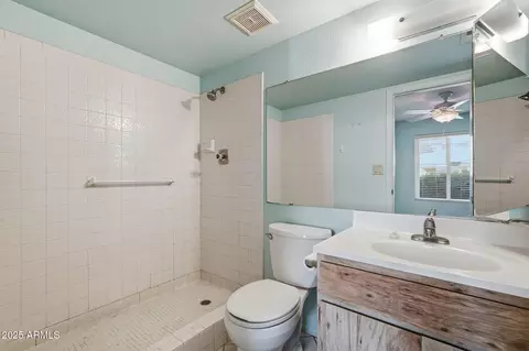 Bath - 774 Eugie Ave, Phoenix, AZ 85022 photo 1 of 3