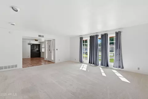 Living - 20 E Northview Ave, Phoenix, AZ 85020 photo 2 of 5