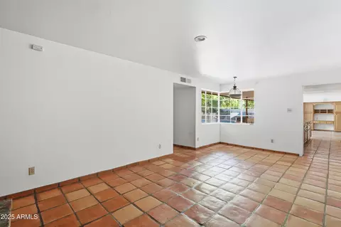 Living - 20 E Northview Ave, Phoenix, AZ 85020 photo 4 of 5