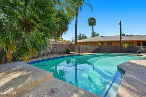 Exterior - 20 E Northview Ave, Phoenix, AZ 85020 photo 1 of 4
