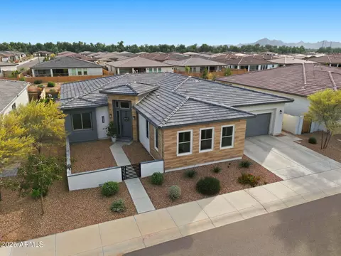1237 W Cherrywood Dr, Queen Creek, AZ 85140