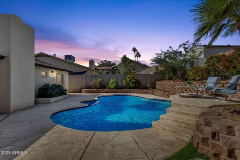 Exterior - 2276 E Mercer Ln, Phoenix, AZ 85028 photo 15 of 17