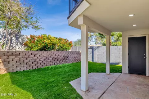 Exterior - 2276 E Mercer Ln, Phoenix, AZ 85028 photo 17 of 17