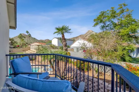 Exterior - 2276 E Mercer Ln, Phoenix, AZ 85028 photo 10 of 17
