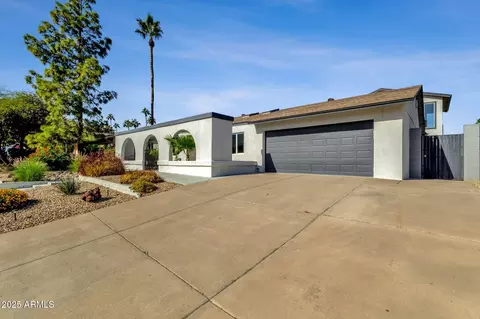 Exterior - 2276 E Mercer Ln, Phoenix, AZ 85028 photo 6 of 17