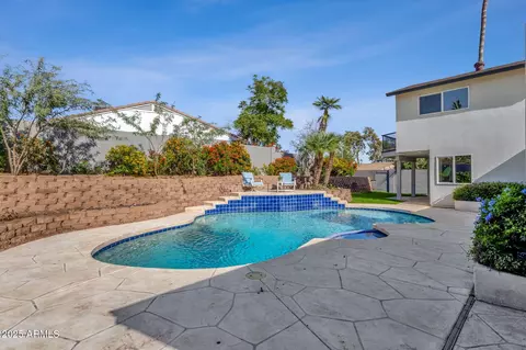 Exterior - 2276 E Mercer Ln, Phoenix, AZ 85028 photo 13 of 17