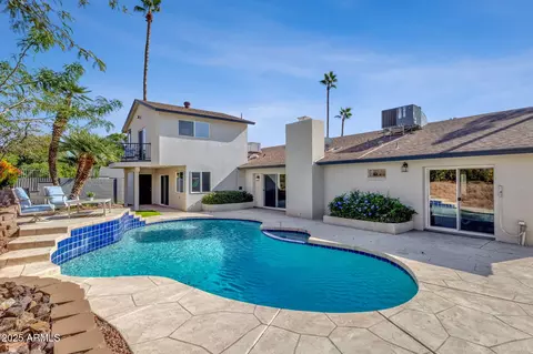 Exterior - 2276 E Mercer Ln, Phoenix, AZ 85028 photo 2 of 17