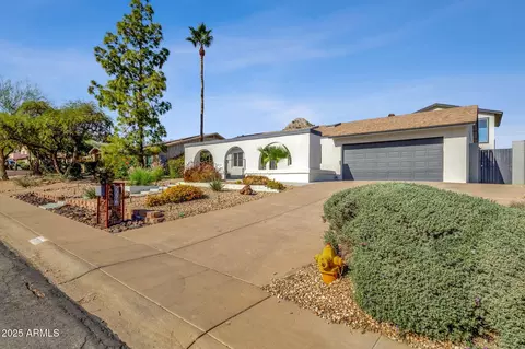 Exterior - 2276 E Mercer Ln, Phoenix, AZ 85028 photo 7 of 17