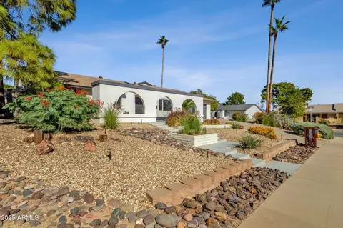 Exterior - 2276 E Mercer Ln, Phoenix, AZ 85028 photo 8 of 17