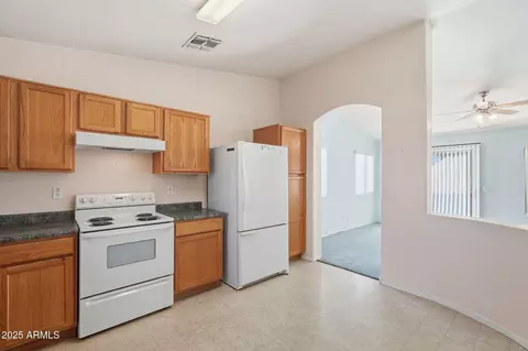 Kitchen - 2101 S Meridian Rd #354, Apache Junction, AZ 85120 photo 2 of 3