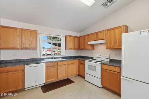 Kitchen - 2101 S Meridian Rd #354, Apache Junction, AZ 85120 photo 1 of 3