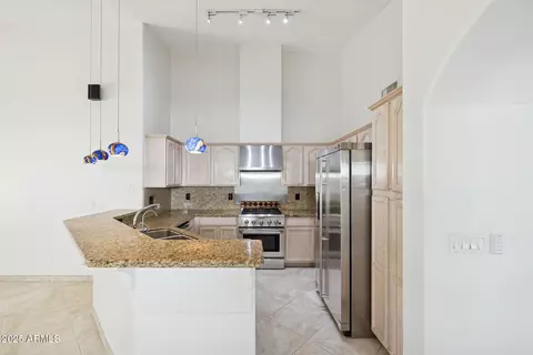Kitchen - 4341 N 32nd Way, Phoenix, AZ 85018 photo 2 of 5