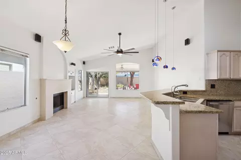 Living - 4341 N 32nd Way, Phoenix, AZ 85018 photo 2 of 6