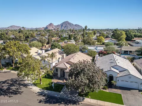 View/Area - 4341 N 32nd Way, Phoenix, AZ 85018 photo 1 of 6