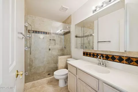 Bath - 4341 N 32nd Way, Phoenix, AZ 85018 photo 4 of 4