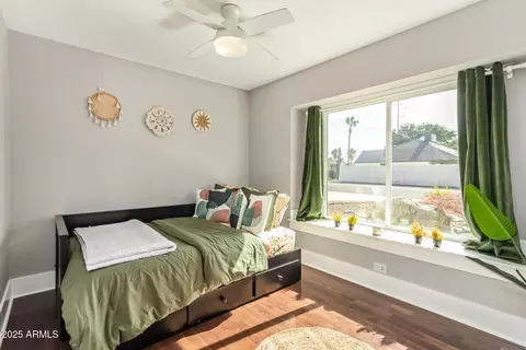 Bedroom - 1118 E Wickieup Ln, Phoenix, AZ 85024 photo 1 of 3