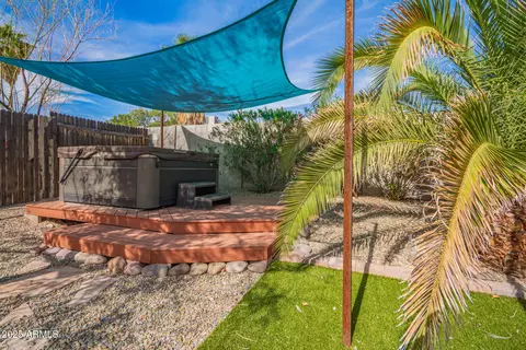 Exterior - 1118 E Wickieup Ln, Phoenix, AZ 85024 photo 4 of 6