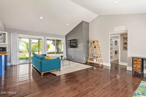 Other - 1118 E Wickieup Ln, Phoenix, AZ 85024 photo 6 of 9