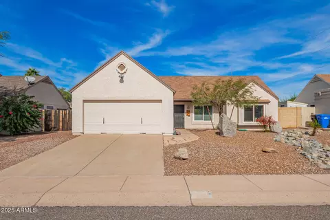 1118 E Wickieup Ln, Phoenix, AZ 85024