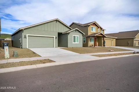 11780 Pegasus Rd, Bellemont, AZ 86015