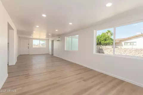 Living - 528 N 97th St, Mesa, AZ 85207 photo 2 of 5