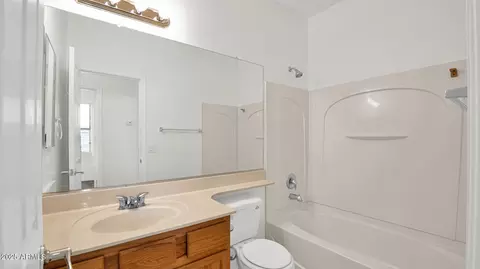 Bath - 1835 S Swan Dr, Gilbert, AZ 85295 photo 3 of 3