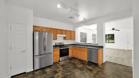 Kitchen - 1835 S Swan Dr, Gilbert, AZ 85295 photo 1 of 2