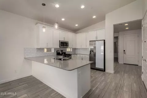 9626 E Tesla Ave, Mesa, AZ 85212 photo 6