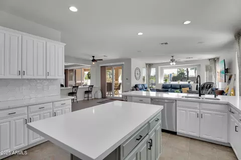 Kitchen - 3837 E Meadowview Dr, Gilbert, AZ 85298 photo 4 of 5