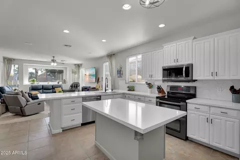 Kitchen - 3837 E Meadowview Dr, Gilbert, AZ 85298 photo 5 of 5