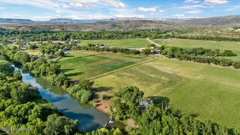 10647 E Swinging Bridge Ln, Cornville, AZ 86325