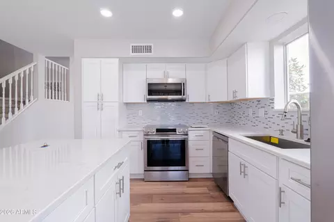 Kitchen - 3333 E Long Lake Rd, Phoenix, AZ 85048 photo 1 of 5