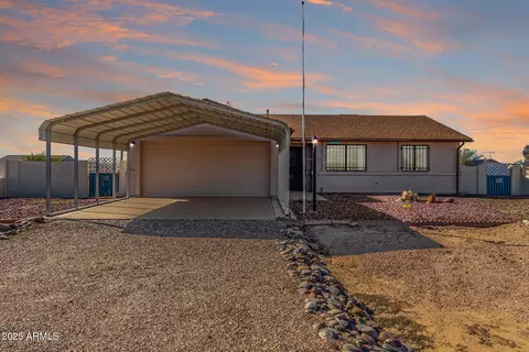 15762 S Overfield Rd, Arizona City, AZ 85123