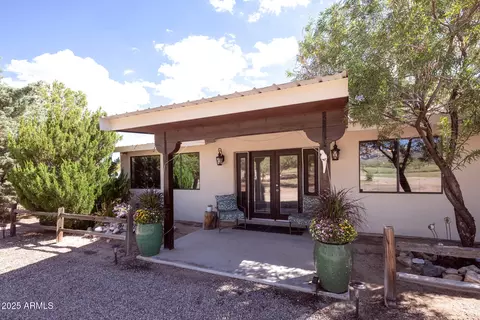 Exterior - 712 W Treasure Rd, Pearce, AZ 85625 photo 2 of 9