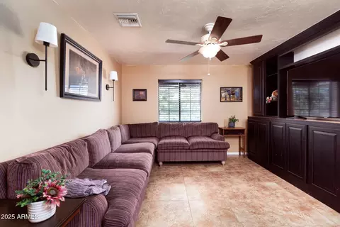 Living - 712 W Treasure Rd, Pearce, AZ 85625 photo 3 of 3