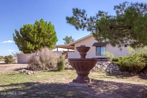 Exterior - 712 W Treasure Rd, Pearce, AZ 85625 photo 5 of 9
