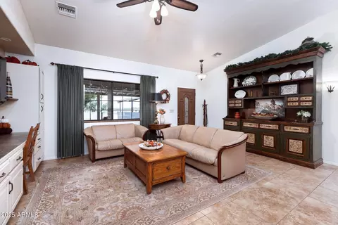 Living - 712 W Treasure Rd, Pearce, AZ 85625 photo 2 of 3