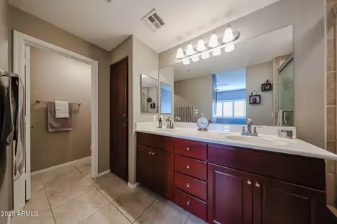Bath - 920 E Devonshire Ave #4001, Phoenix, AZ 85014 photo 2 of 4