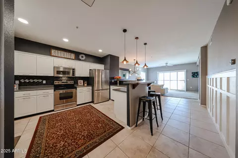 Kitchen - 920 E Devonshire Ave #4001, Phoenix, AZ 85014 photo 1 of 5