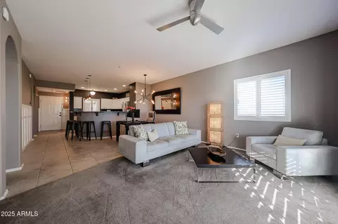 Living - 920 E Devonshire Ave #4001, Phoenix, AZ 85014 photo 2 of 4